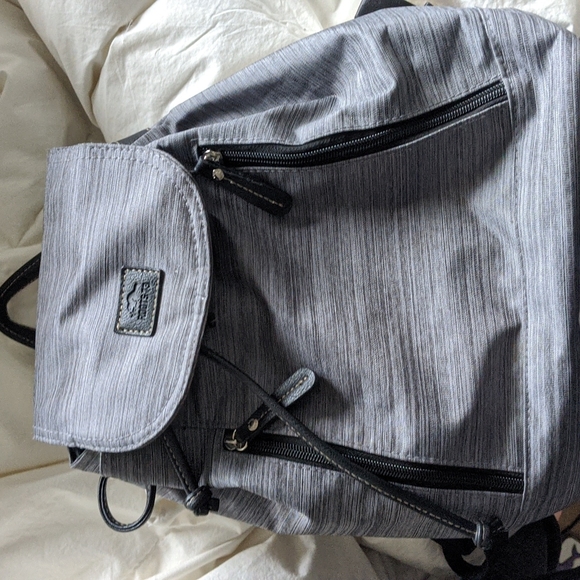 Roots 73 backpack - Picture 2 of 2